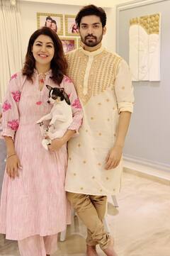 Celebrities Family Photos: মুম্বইতে বসেও বাঙালি উৎসব পালনে ব্যস্ত গুরমিত-দেবিনা