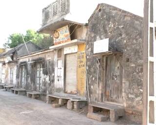 અમરેલીના આ ગામમાં સુરત-અમદાવાદથી આવતાં લોકોએ 14 દિવસ થવું પડશે ક્વોરન્ટાઈન, જાણો સૌરાષ્ટ્રના કયા શહેરો-ગામડામાં છે સ્વૈચ્છિક લોકડાઉન