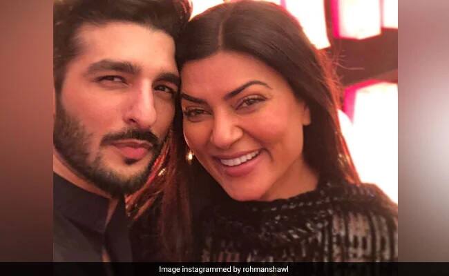 Sushmita sen and rohman reunite in live session amid news of breakup લાઇવ ચેટ  કરી રહી હતી સુષ્મિતા સેન, બોયફ્રેન્ડ રોહમને વચ્ચે કરી આવી હરકત.., એક્ટ્રેસે શું કહ્યું જાણો