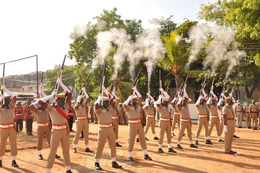 விவேக் உடலுக்கு செலுத்தவிருக்கும் அரசு மரியாதை விபரம் Details of the state honors to be paid to Vivek's body விவேக் உடலுக்கு செலுத்தவிருக்கும் அரசு மரியாதை விபரம்