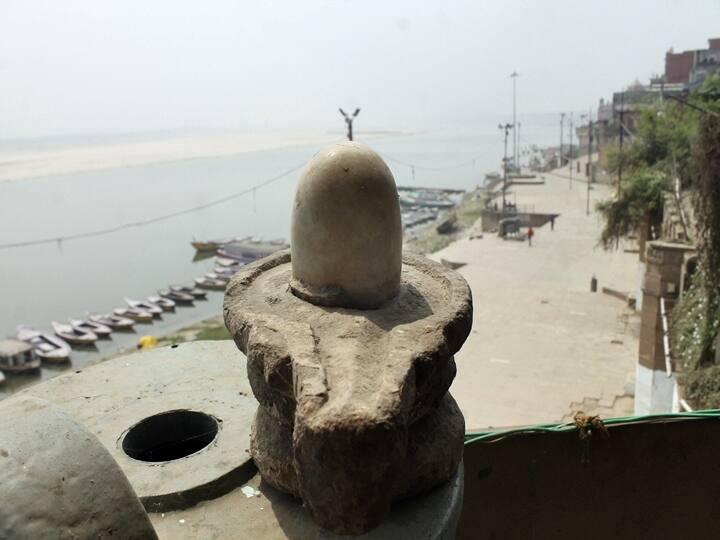 Varanasi: A deserted view of Ganga ghat during weekend lockdown imposed in wake of rising Covid-19 cases across the country, Saturday, April 17, 2021. (PTI Photo)