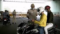 First Day of weekend curfew in the capital; less crowd; Delhi Police in action at ITO | Ground Report
