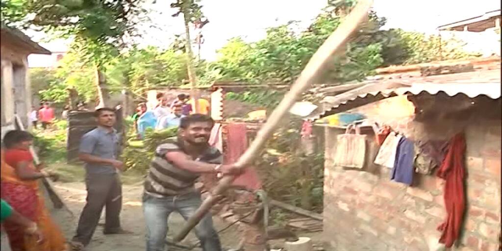 West Bengal Election 2021: Nadia Gayeshpur unrest on the day of 5th Phase of Polling in West Bengal WB Election 2021: নদিয়ার গয়েশপুরে দিনভর অশান্তি ! বিজেপি কর্মীদের বাড়ি ভাঙচুরের অভিযোগ, কাঠগড়ায় তৃণমূল