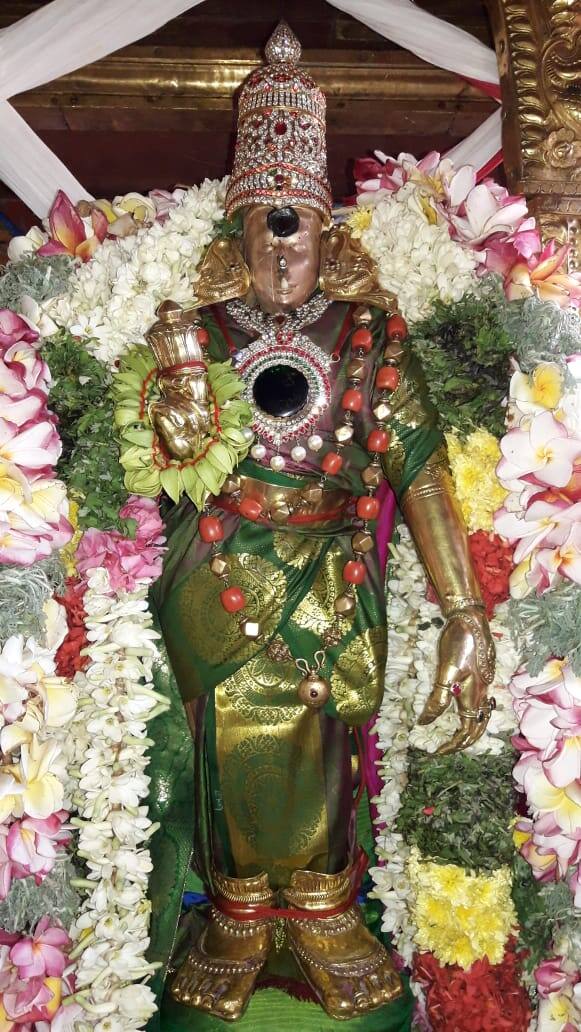 பச்சை பட்டுடுத்தி அங்கயற்கன்னி
