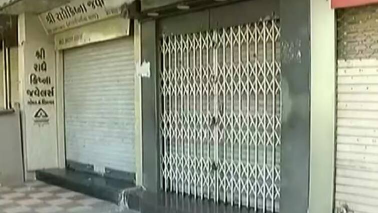 Extension of partial lockdown in Danapith area of Rajkot will now be closed till May 2 રાજકોટના આ વિસ્તારમાં આંશિક લોકડાઉનની મુદતમાં વધારો, હવે 2મે સુધી રહેશે બંધ