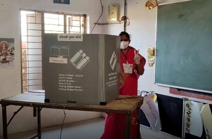 Morva Hadaf By Polls BJP Congress candidate castes vote Morva Hadaf By Polls: મોરવાહડફ પેટાચૂંટણીમાં આશરે 45 ટકા થયું મતદાન