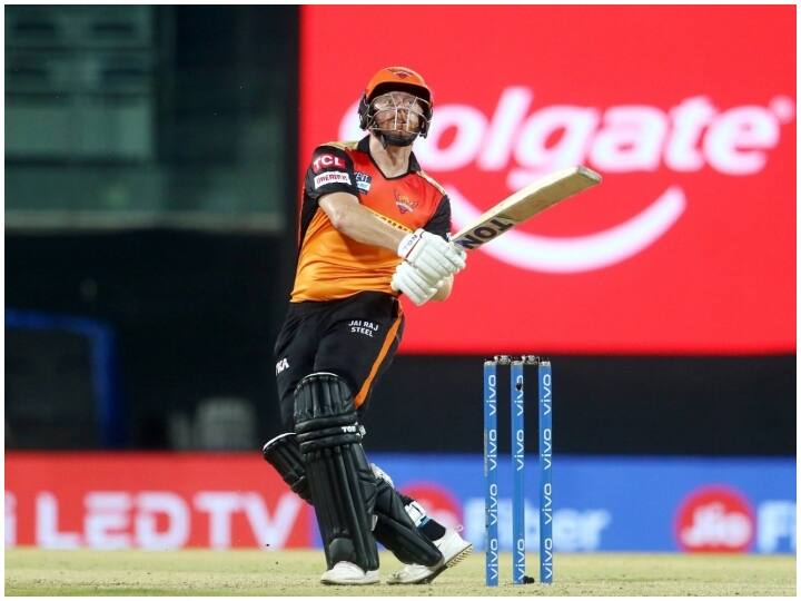 Bairstow hits massive six SRH VS MI Sun Risers Hyderabad Opening batsman six broke glass of fridge Bairstow Massive Six Video: हैदराबादच्या जॉनी बेअरस्टोचा षटकार, फ्रीजच्या फुटल्या काचा