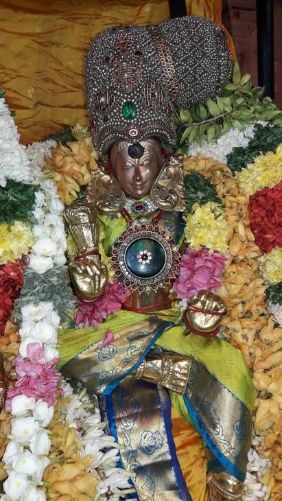 மதுரை மீனாட்சி சுந்தரேஸ்வரர் சித்திரை திருவிழா 3ம் நாள் மாலை: சுவாமி கயிலாய வாகனம், அம்பாள் காமதேனு வாகனம்