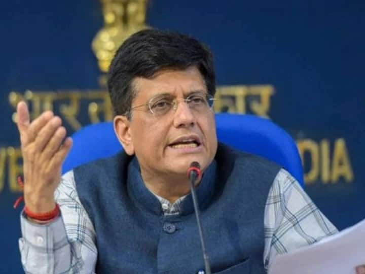 udhhav thackeray needs to stop his daily dose of shameless politics and take responsibility says Piyush Goyal Piyush Goyal on Thackeray : उद्धव ठाकरेंनी केंद्राला राजकारणाचे डोस देणं थांबवून राज्याची जबाबदारी घ्यावी : पीयुष गोयल