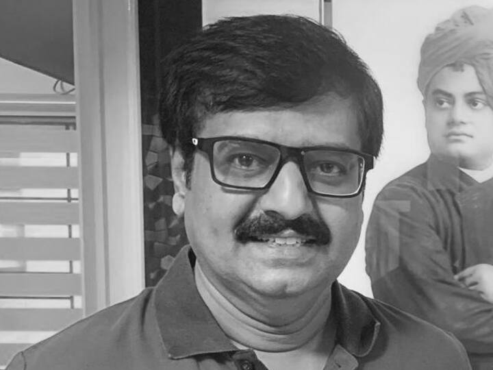 प्रसिद्ध तामिळ अभिनेता विवेक यांचे चेन्नईच्या हॉस्पिटलमध्ये निधन झाले आहे. शुक्रवारी त्यांच्या छातीत दुखायला लागल्याने हॉस्पिटलमध्ये दाखल करण्यात आलं होतं. ते 59 वर्षाचे होते.