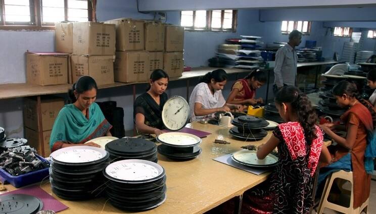 Saurashtra Coronavirus: Morbi clock industry to impose self lockdown for week from tomorrow સૌરાષ્ટ્રમાં કોરોનાનો કહેર, મોરબીમાં આવતીકાલથી ઘડિયાળ બનાવતાં યુનિટો કઈ તારીખ સુધી રહેશે બંધ, જાણો વિગત