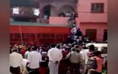 ਕੋਰੋਨਾ ਤੋਂ ਬੇਖੌਫ਼ ਲੋਕ, ਜੀਂਦ ਦੇ ਮੰਦਿਰ 'ਚ ਭਾਰੀ ਭੀੜ ਜੁੱਟੀ, ਕੰਧਾਂ ਟੱਪ ਅੰਦਰ ਵੜੇ