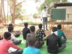 साहेबांचा गाव! 1400 लोकसंख्येच्या 'या' गावातील 100 जण सरकारी नोकरीत