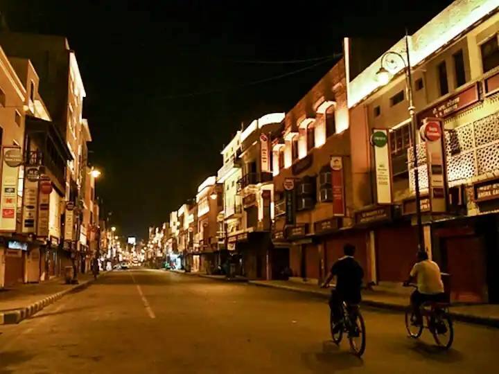 Tamil Nadu Covid Night Curfew announcement TN Covid-19 Restriction Guidelines தமிழகம் முழுவதும் இரவுநேர ஊரடங்குக்கு வாய்ப்புள்ளதா? முதல்வர் தலைமையில் இன்று முக்கிய ஆலோசனை..