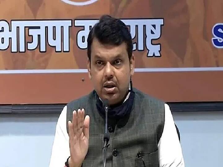 High voltage drama from Remedesivir injection Devendra Fadnavis at the police station at midnight Remdesivir injection : रेमडेसिवीर इंजेक्शनवरून हाय व्होल्टेज ड्रामा; मध्यरात्री देवेंद्र फडणवीस पोलीस ठाण्यात