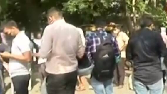 Surat ની નવી સિવિલ હોસ્પિટલમાં રેમડેસિવિર માટે લાગી લાંબી લાઇન, જુઓ વીડિયો