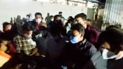 कोरोना के मरीज ऑक्सीजन की सप्लाई को तरसते रहे, नेता जी ऑक्सीजन टैंकर की पूजा करते रहे