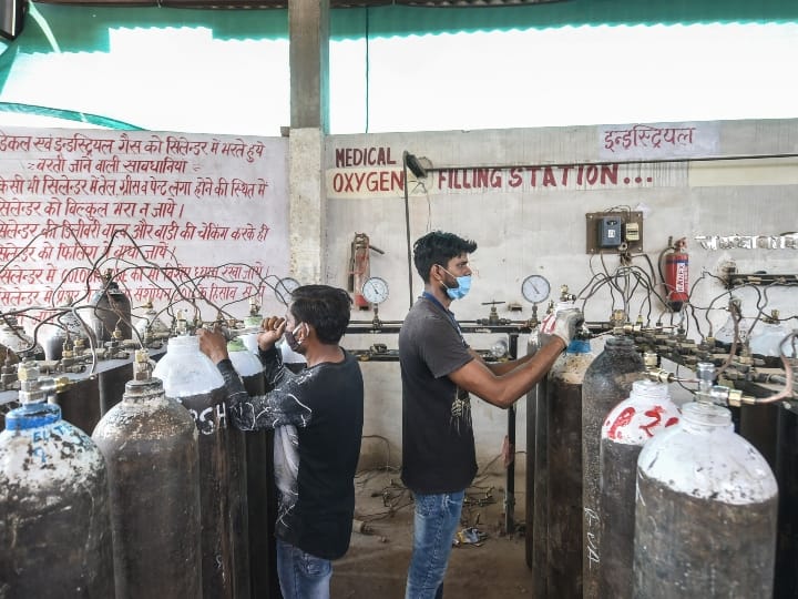 कोरोना संकट: दिल्ली HC ने कहा- राजधानी में ऑक्सीजन कमी के मामले पर तुरंत विचार करे केंद्र Coronavirus: HC ask Centre to look into the aspect of shortage of oxygen supply in Delhi hospitals on urgent basis कोरोना संकट: दिल्ली HC ने कहा- राजधानी में ऑक्सीजन कमी के मामले पर तुरंत विचार करे केंद्र