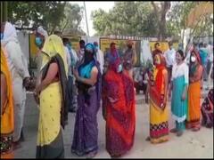 UP Panchayat Elections 2021: दूसरे चरण के लिए 20 जिलों में मतदान शुरू, लखनऊ और वाराणसी समेत इन जिलों में जारी है वोटिंग