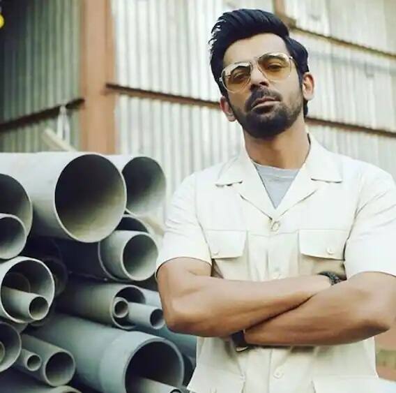 ਕਪਿਲ ਸ਼ਰਮਾ ਨਾਲ ਝਗੜਾ ਹੋਣ ਮਗਰੋਂ ਉਨ੍ਹਾਂ ਸ਼ੋਅ ਛੱਡ ਦਿੱਤਾ ਸੀ। ਪਰ ਉਨ੍ਹਾਂ ਦੇ ਕਰੀਅਰ ਦਾ ਗ੍ਰਾਫ ਲਗਾਤਾਰ ਉੱਪਰ ਜਾਂਦਾ ਰਿਹਾ। ਹਾਲ ਹੀ 'ਚ ਉਨ੍ਹਾਂ ਨੂੰ ਐਮੇਜ਼ਨ ਪ੍ਰਾਈਮ ਦੀ ਸੀਰੀਜ਼ ਤਾਂਡਵ 'ਚ ਦੇਖਿਆ ਗਿਆ ਸੀ।