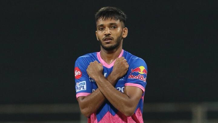 Chennai Super Kings clash with Rajasthan Royals at Wankhede