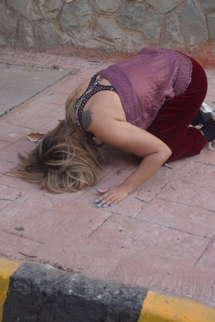 तो चलिए आपको मामला बता देते हैं. दरअसल, आज राखी सावंत की मां का कैंसर का ऑपरेशन था, जिसमें सलमान खान ने काफी मदद की है.