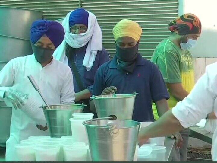 Gurudwara did not start in Noida, now Corona infected people will get food नोएडा में गुरूद्वारे ने शुरू की नई पहल, घर-घर कोरोना संक्रमित लोगों को पहुंचा रहे खाना