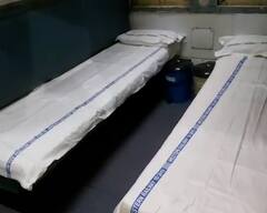 ગુજરાતના કોરોના દર્દીઓની સારવાર માટે પાડોશી રાજ્યના સ્ટેશન પર ટ્રેનમાં બનાવાયું કેર સેન્ટર, સવલતો જોઈને થશે આશ્ચર્ય