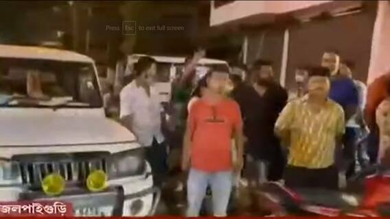 West Bengal Election 2021: EVM পৌঁছনোর গাড়িতে বাহিনীর সঙ্গে বিজেপির এজেন্ট! অভিযোগ জলপাইগুড়িতে