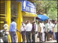 ਲੌਕਡਾਊਨ ਦੇ ਐਲਾਨ ਮਗਰੋਂ ਪਿਆਕੜ ਫਿਕਰਮੰਦ, ਠੇਕਿਆਂ ਬਾਹਰ ਲੰਬੀਆਂ ਕਤਾਰਾਂ