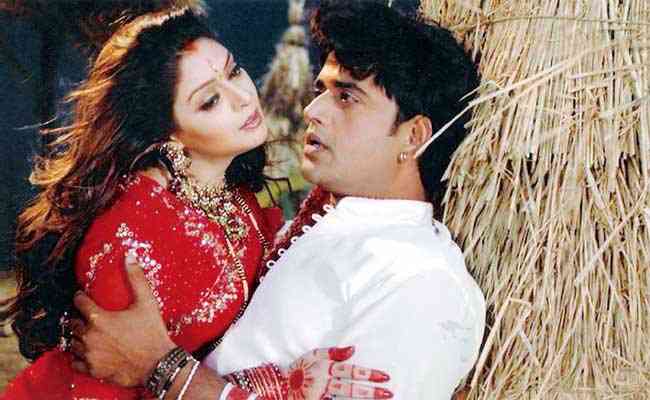 Ravi Kishan And Nagma Love Story Married Actor Goes Mad For Nagma Know  Whole Story | In Pics: शूटिंग करते-करते नगमा पर दिल बैठे थे शादीशुदा रवि  किशन, पत्नी को पता चला