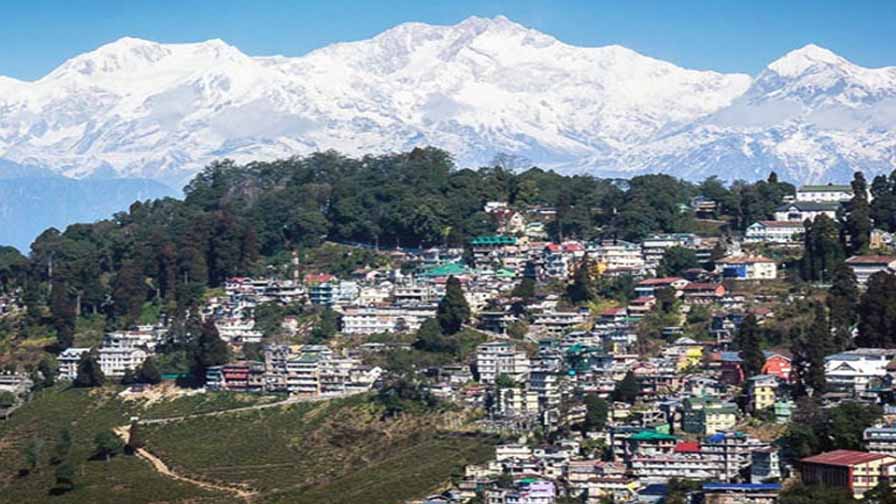 Darjeeling Weather : সামান্য বাড়ল দার্জিলিং-এর তাপমাত্রা, কুয়াশা কাটল বেলায়
