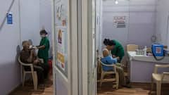 Vaccination For All : 1 मेपासून लसीकरण कसं होणार? लसीकरण मोहिमेत कोणत्या कंपनीकडून लसींचा पुरवठा?