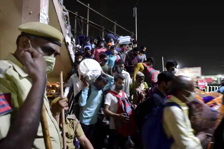 कोरोना विषाणूच्या हाताबाहेर चाललेल्या संसर्गाच्या साखळीला नियंत्रणात आणत ही साखळी तोडण्यासाठीचे प्रयत्न प्रशासन करत आहे.