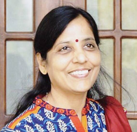दिल्ली के मुख्यमंत्री अरविंद केजरीवाल की पत्नी सुनीता केजरीवाल हुईं कोरोना संक्रमित दिल्ली के मुख्यमंत्री अरविंद केजरीवाल की पत्नी सुनीता केजरीवाल हुईं कोरोना संक्रमित