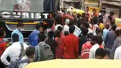Delhi में Lockdown होते ही बसों का दिखा ऐसा हाल, घर की ओर दौड़ने लगे प्रवासी