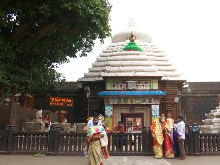 Lingaraj temple closed for devotees Corona test to be done before darshan भुवनेश्वर: लिंगराज मंदिर श्रद्धालुओं के लिए बंद, भगवान जगन्नाथ के दर्शन से पहले करानी होगी कोरोना जांच