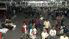 Corona बढ़ा, तो Delhi में लगा Lockdown... घर लौटने लगे प्रवासी मजदूर | India Chahta Hai