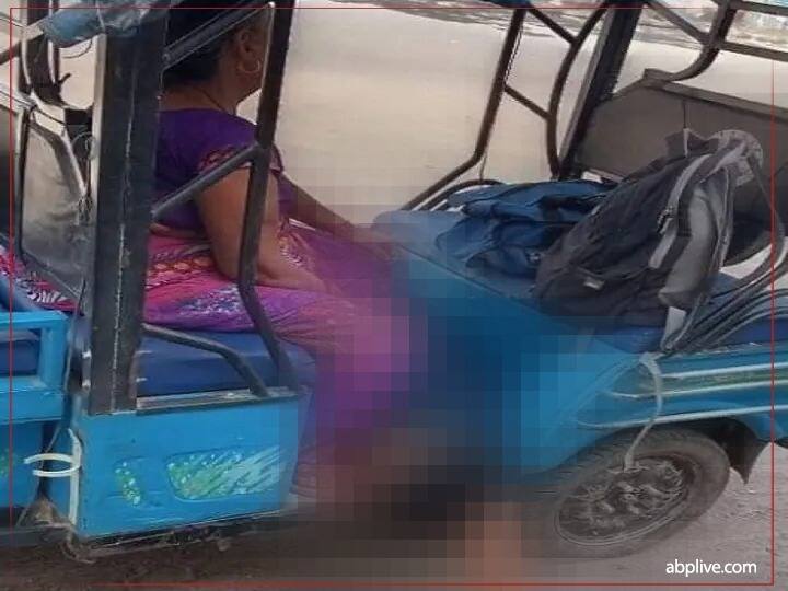 Uttar Pradesh: Son killed by lack of medical aid, mother left to carry body in e-rickshaw in Varanasi ANN वाराणसी: न इलाज मिला, न ही एंबुलेंस, बेटे के शव को ई-रिक्शा में ले जाने पर मजबूर हुई मां
