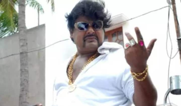 கொரோனா தடுப்பூசி பற்றிய சர்ச்சை பேச்சு - மன்சூர் அலிகான் மீது பாய்ந்தது வழக்கு