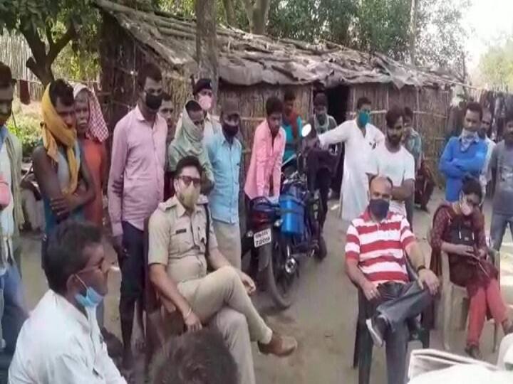 Finance company staff murdered woman by beating, angry villagers made workers hostage ANN फाइनेंस कंपनी के स्टाफ ने महिला की पीट-पीटकर की हत्या, नाराज ग्रामीणों ने कर्मियों को बनाया बंधक