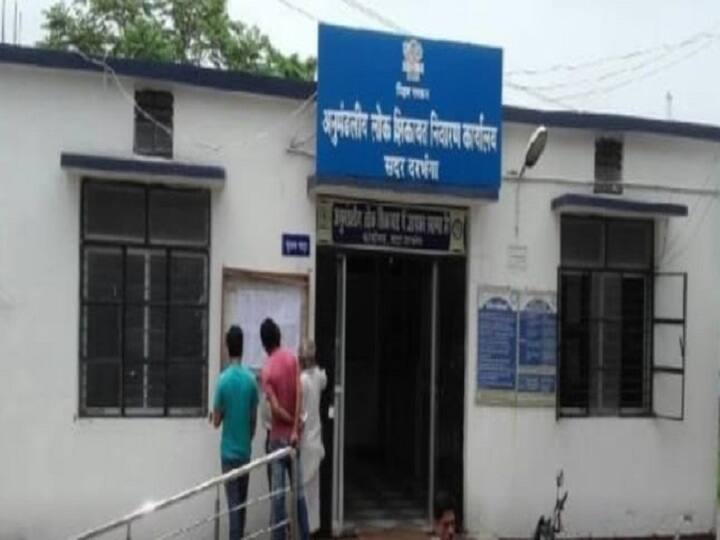 Bihar: BDO goes 'nap' on making payments without construction of toilets, department imposed ban on increment ann बिहार: बिना शौचालय निर्माण के भुगतान करने पर 'नप' गए BDO, वेतन वृद्धि पर विभाग ने लगाया रोक