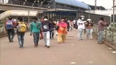 Delhi Lockdown | दिल्लीत लॉकडाऊन; स्थलांतरचा दुसरा अध्याय सुरु, मजुरांनी धरली गावाची वाट