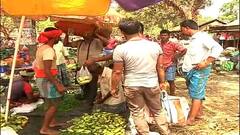 Covid Updates: বাড়ছে করোনা সংক্রমণ, তার মধ্যে মাস্ক ছাড়াই বেড়াচাঁপার হাটে চলছে বেচাকেনা