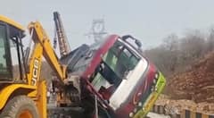 ਦਿੱਲੀ ਤੋਂ ਪਰਵਾਸੀ ਮਜ਼ਜੂਰਾਂ ਨੂੰ ਲੈ ਕੇ ਜਾ ਰਹੀ ਬੱਸ ਪਲਟੀ,2 ਮਜ਼ਦੂਰਾਂ ਦੀ ਮੌਤ