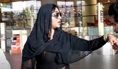 OMG! ਕਿਸਨੇ ਸ਼ਰੇਆਮ ਹੀ ਚੁੰਮ ਲਿਆ Arshi Khan ਦਾ ਹੱਥ?