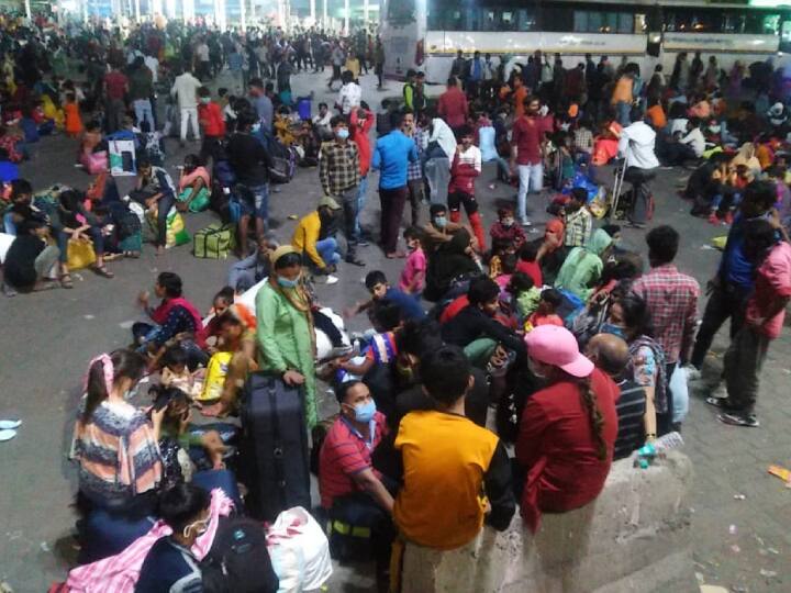 After announcement of the lockdown in Delhi, workers migration begins Delhi Lockdown | दिल्लीत लॉकडाऊनच्या घोषणेपाठोपाठ स्थलांतरचा दुसरा अध्याय सुरु