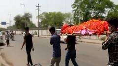 Has corona gone 'out of control' in Uttar Pradesh? | Samvidhan Ki Shapath (Apr 20, 2021)