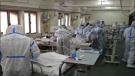 Corona: হু হু করে বাড়ছে করোনা সংক্রমণ, তাতেও রাশ নেই রাজনৈতিক সভা সমাবেশে