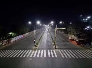 यूपी: आज रात 8 बजे से शुरू होगा 35 घंटे का लॉकडाउन, लोगों के घर से बाहर निकलने पर रहेगी सख्त पाबंदी